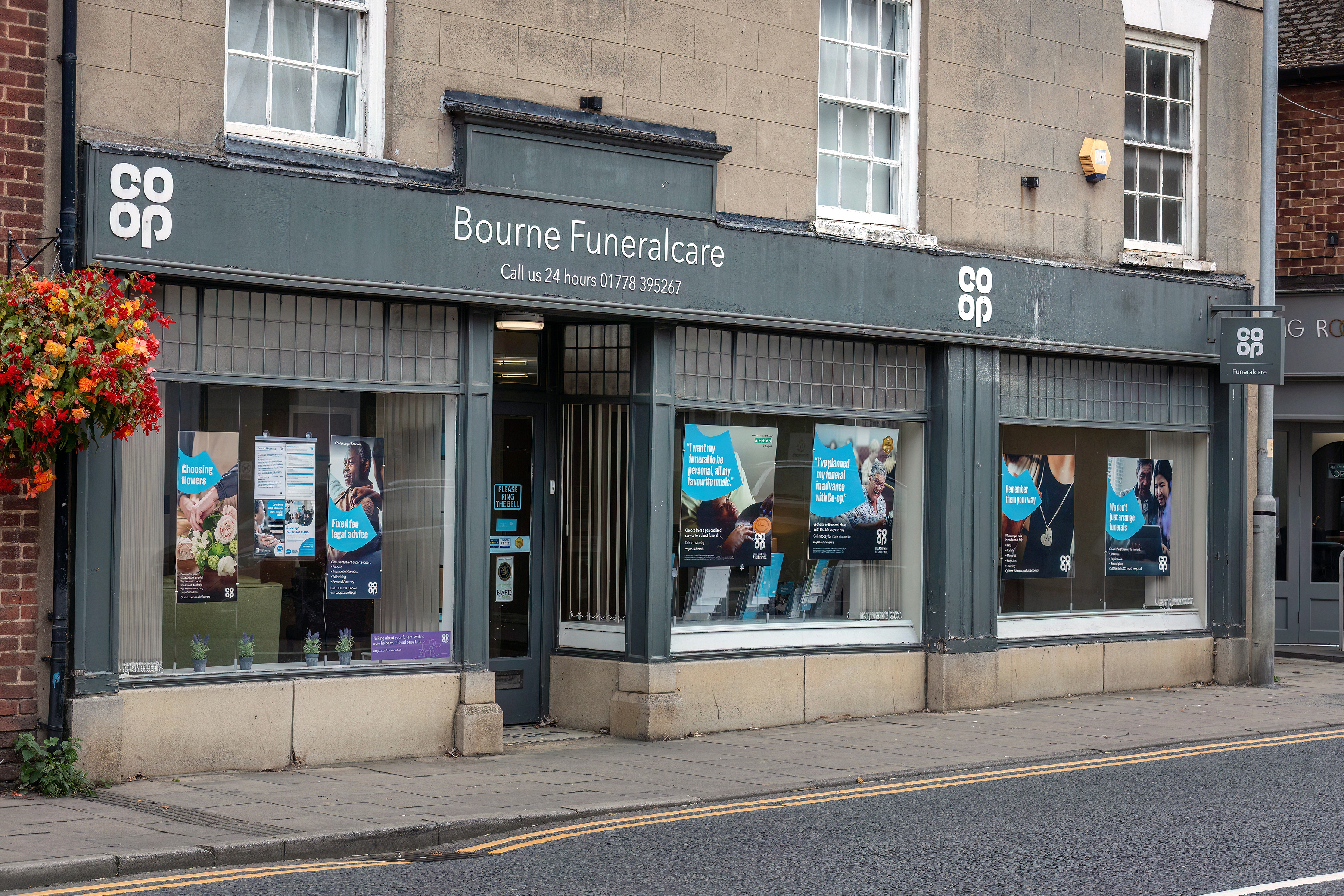 405870 Bourne hero images