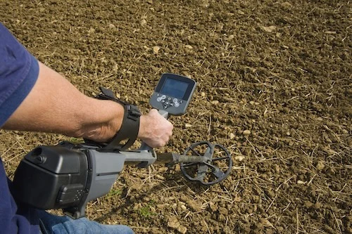 metal detecting 33