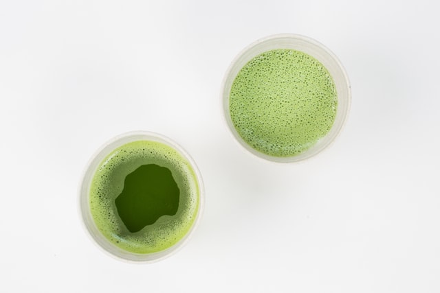 两杯螺旋藻饮料