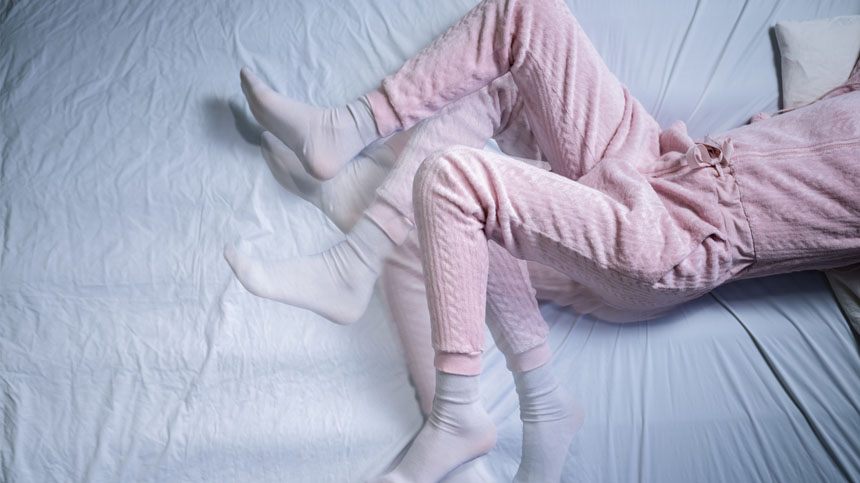 restless-legs-syndrome-what-it-feels-like-and-how-to-treat-it