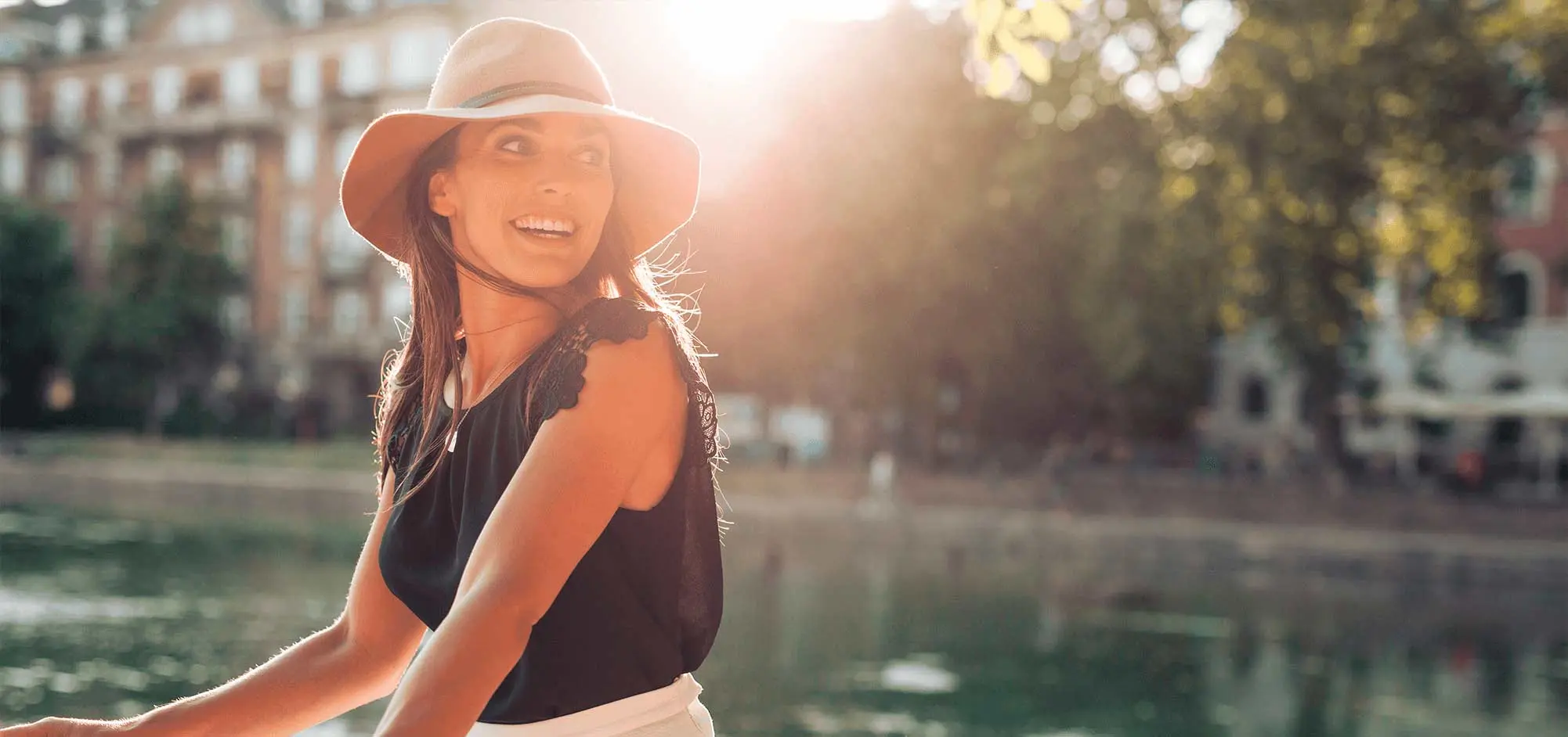 mujer sonriente
