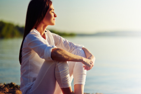 Mujer meditando