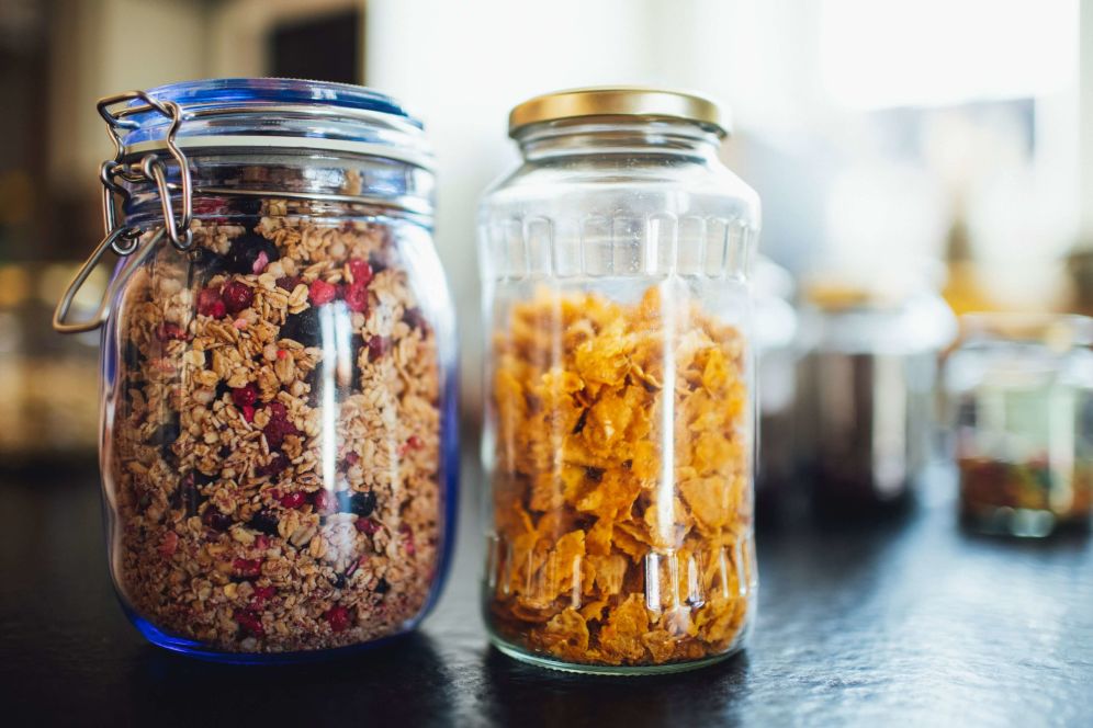 Reusable packaging jars with cereals