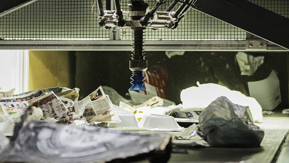 Robot sorting waste