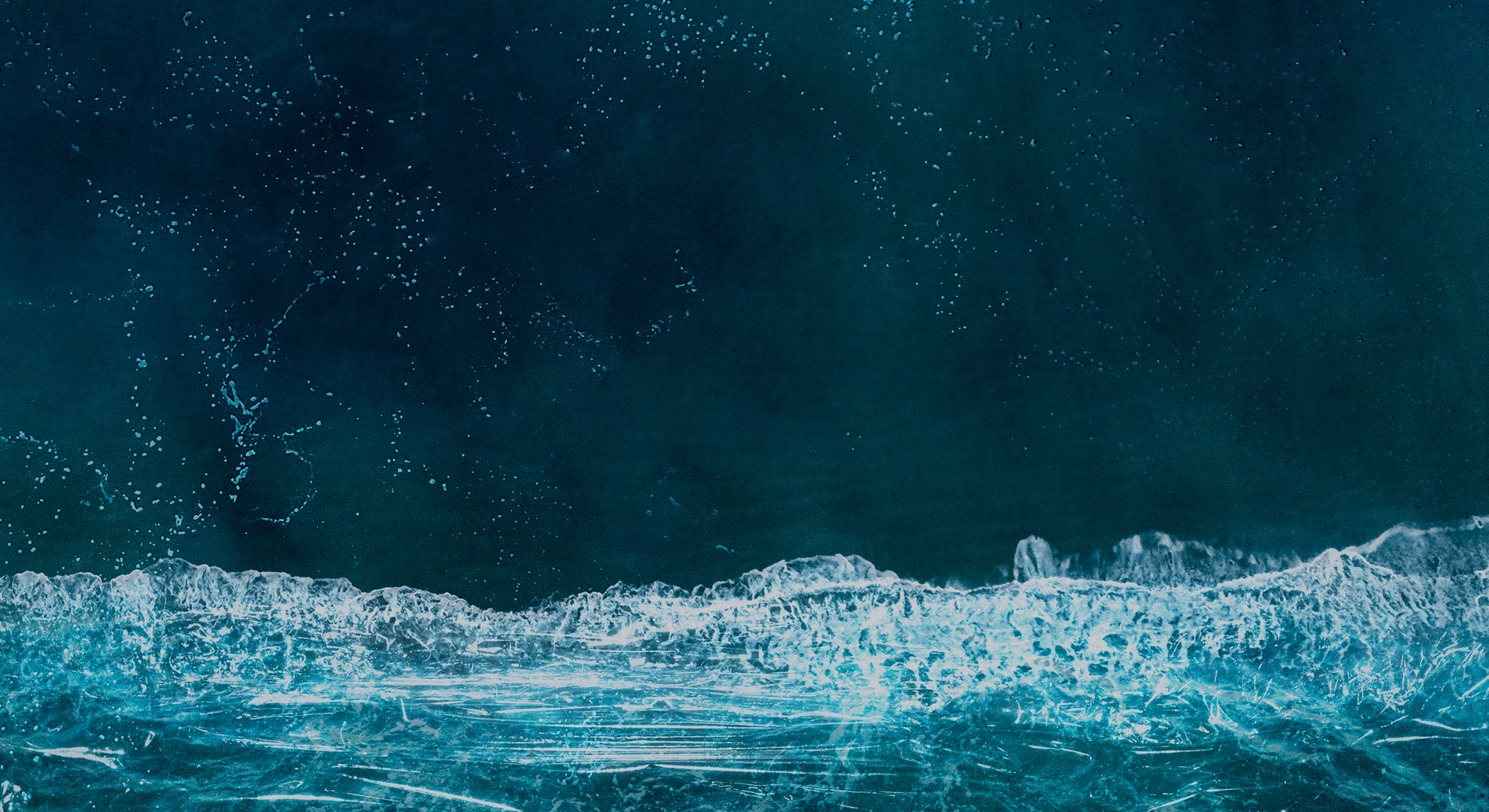 A wave rolling in