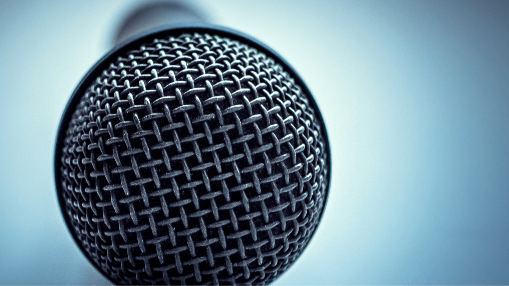 Close up picture of a microphone