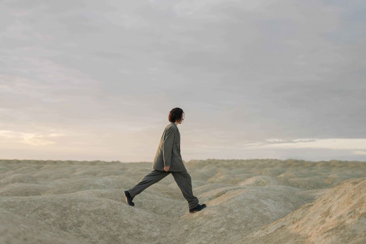 Step into Clarity: How Walking Can Help Clear Your Mind | Mudita