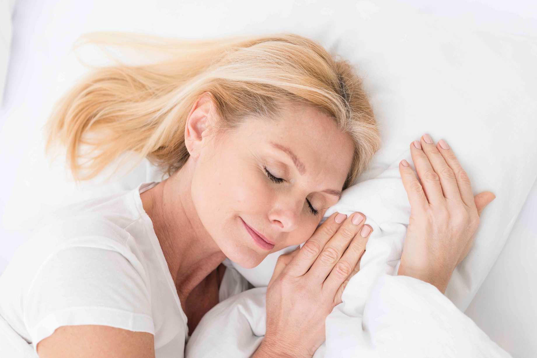 What Is Sleepmaxxing? The Trend for Your Best Night’s Sleep | Mudita
