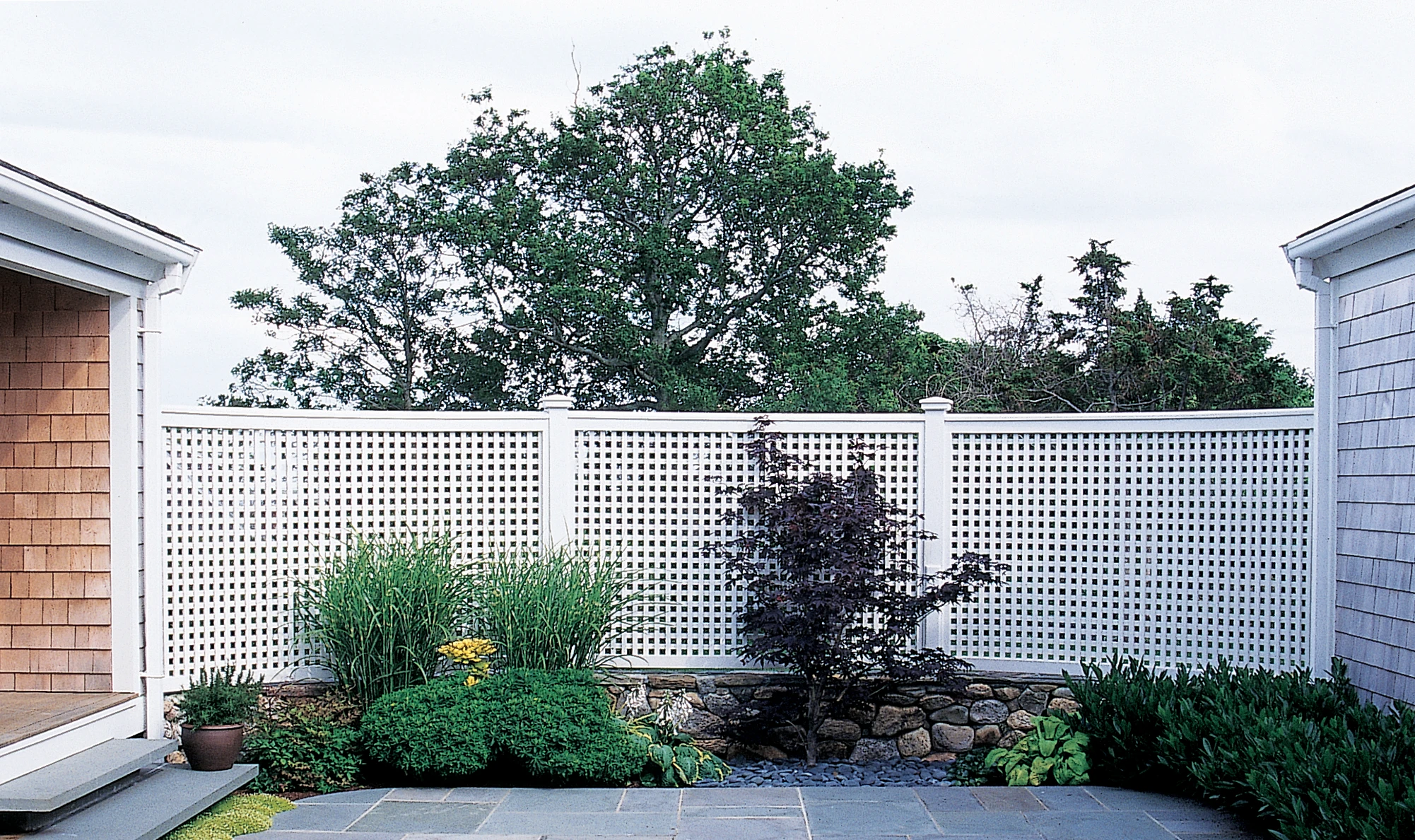 Horizontal Vertical Lattice Fence White