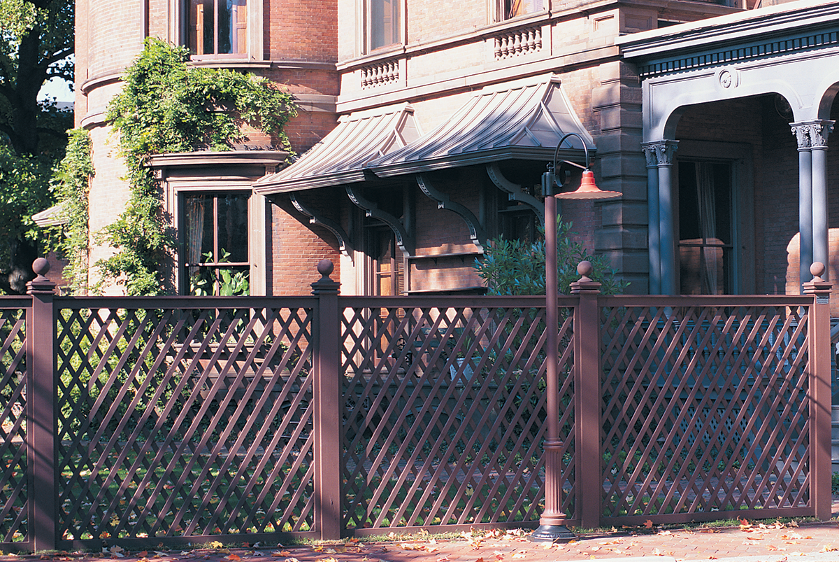 Victorian Lattice Topper Fence