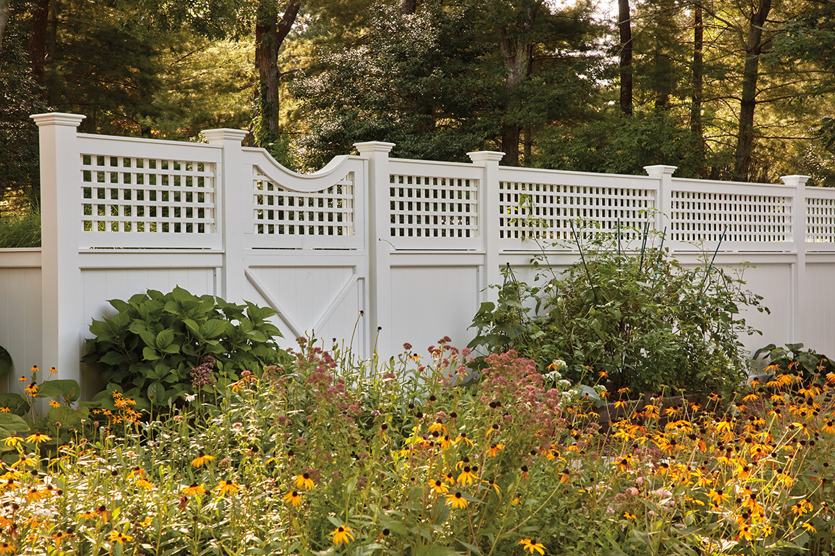 Diagonal Lattice Topper Fence