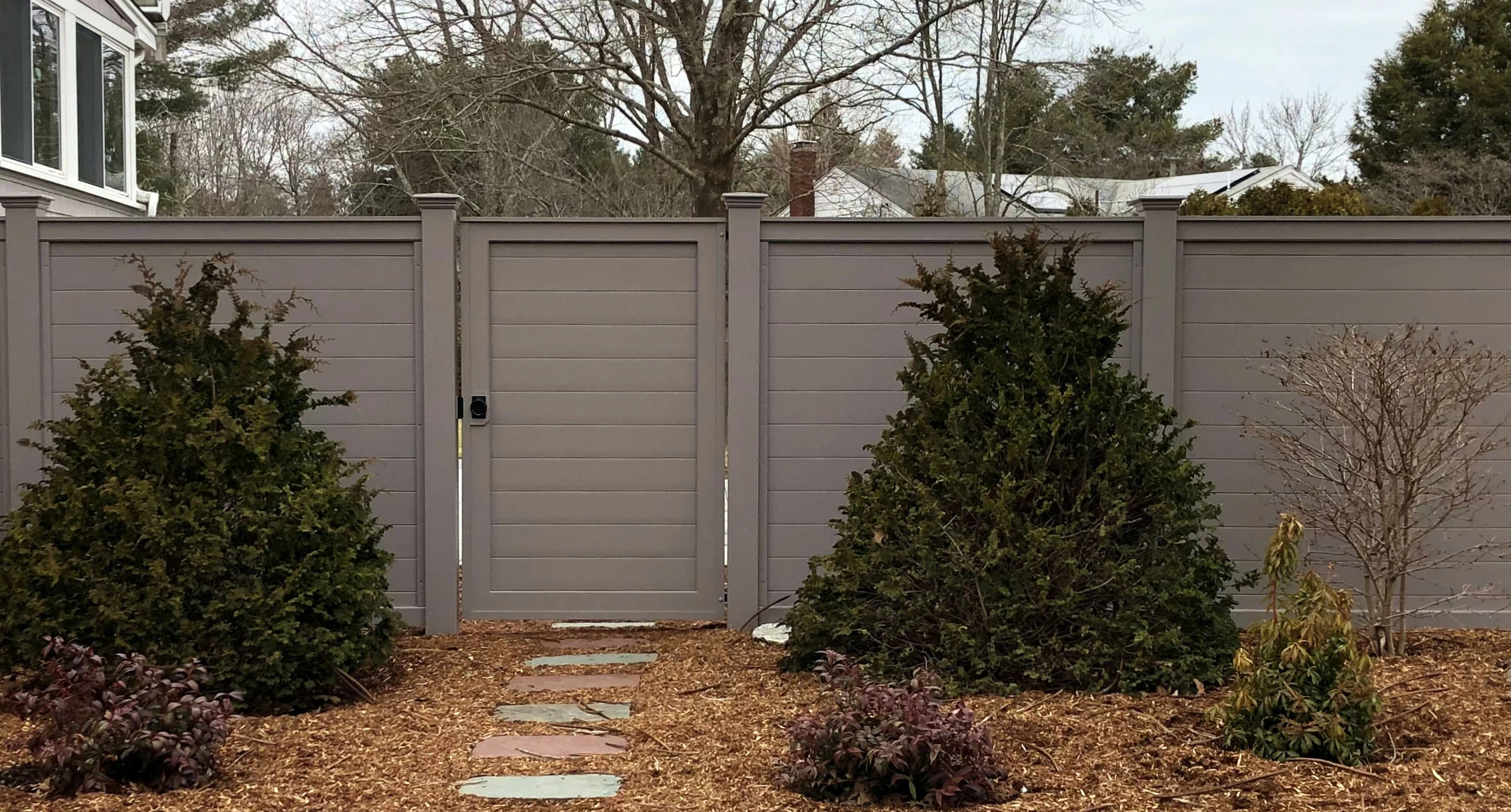 Horizontal Universal Fence and Walk Gate