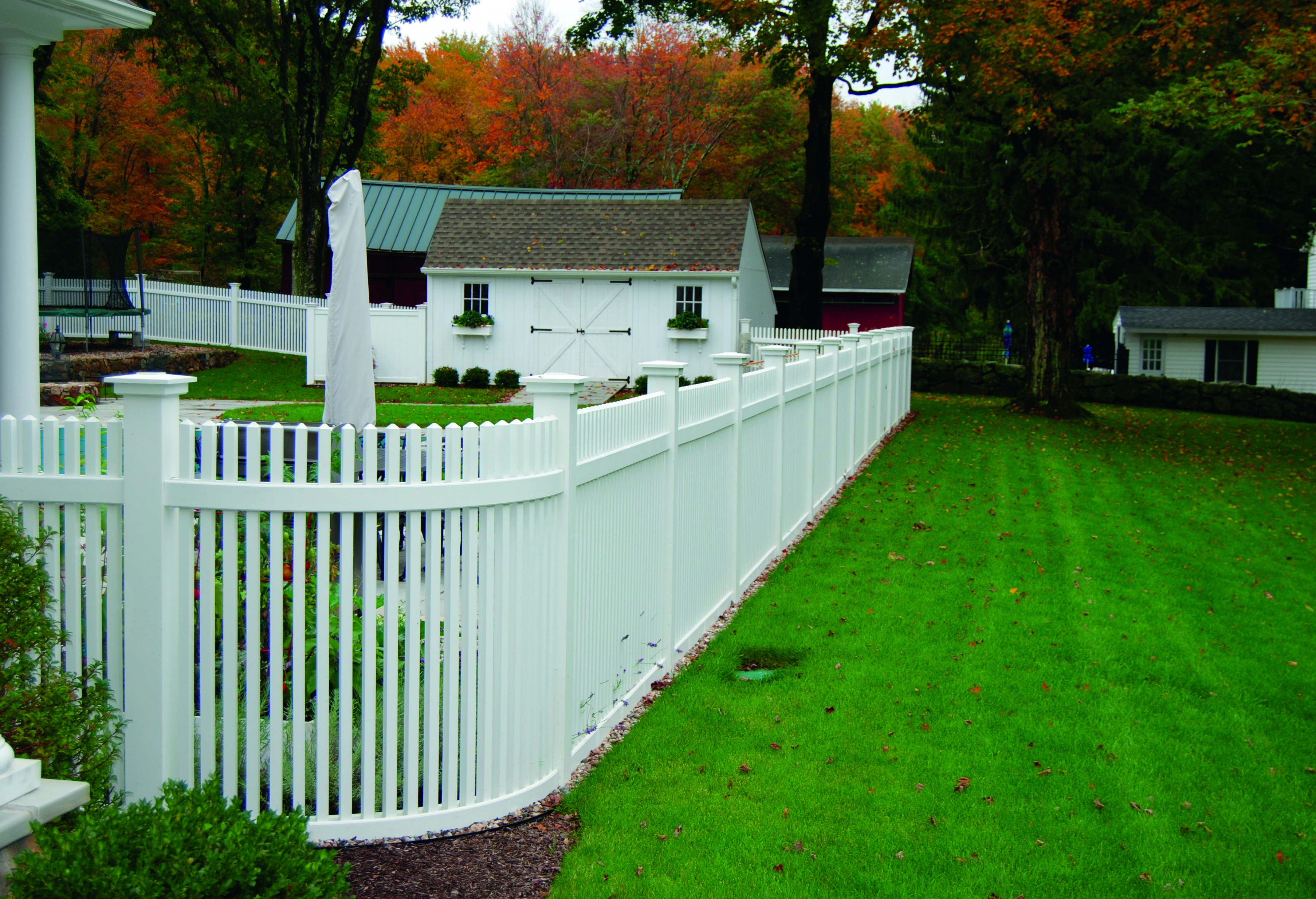 Chestnut Hill Fence with Radius Corner Walpole Outdoors