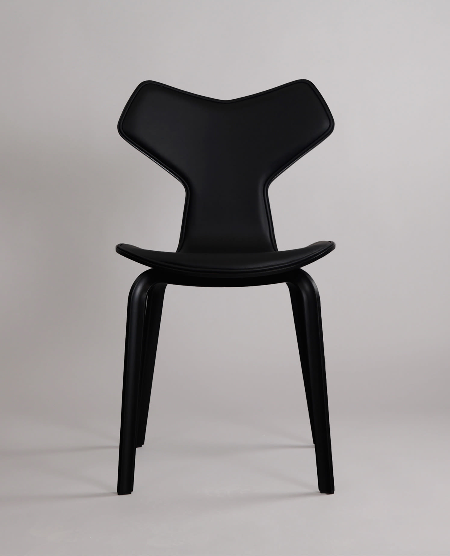 Editorial Splash 6 | Ikoniska stolar från Fritz Hansen – dansk design i sitt esse