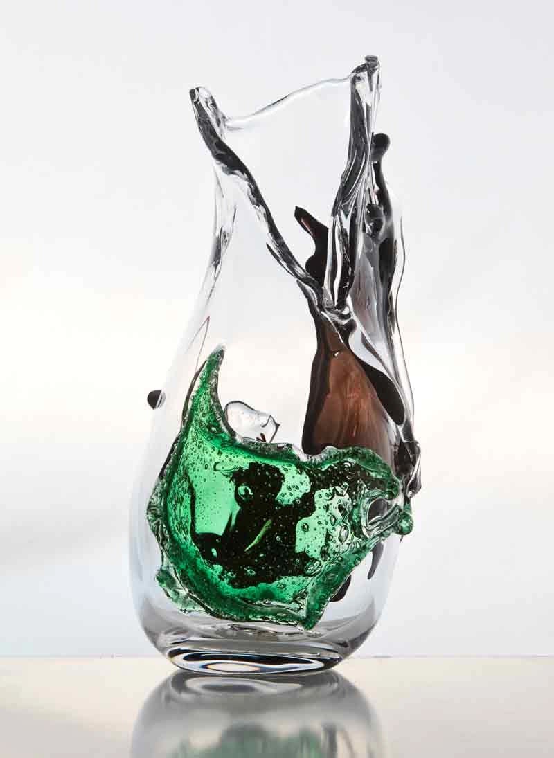 Editorial Splash 2 - EMO laddar glasföremål med mod
