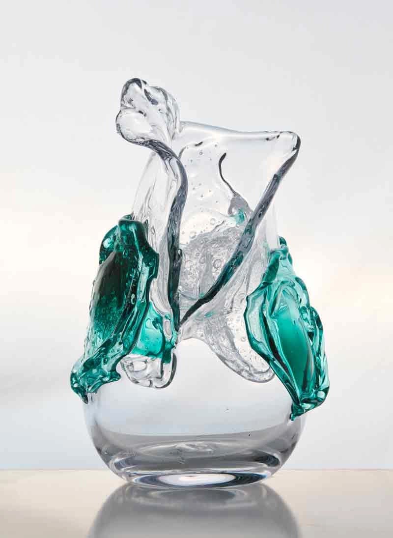 Editorial Splash 1 - EMO laddar glasföremål med mod