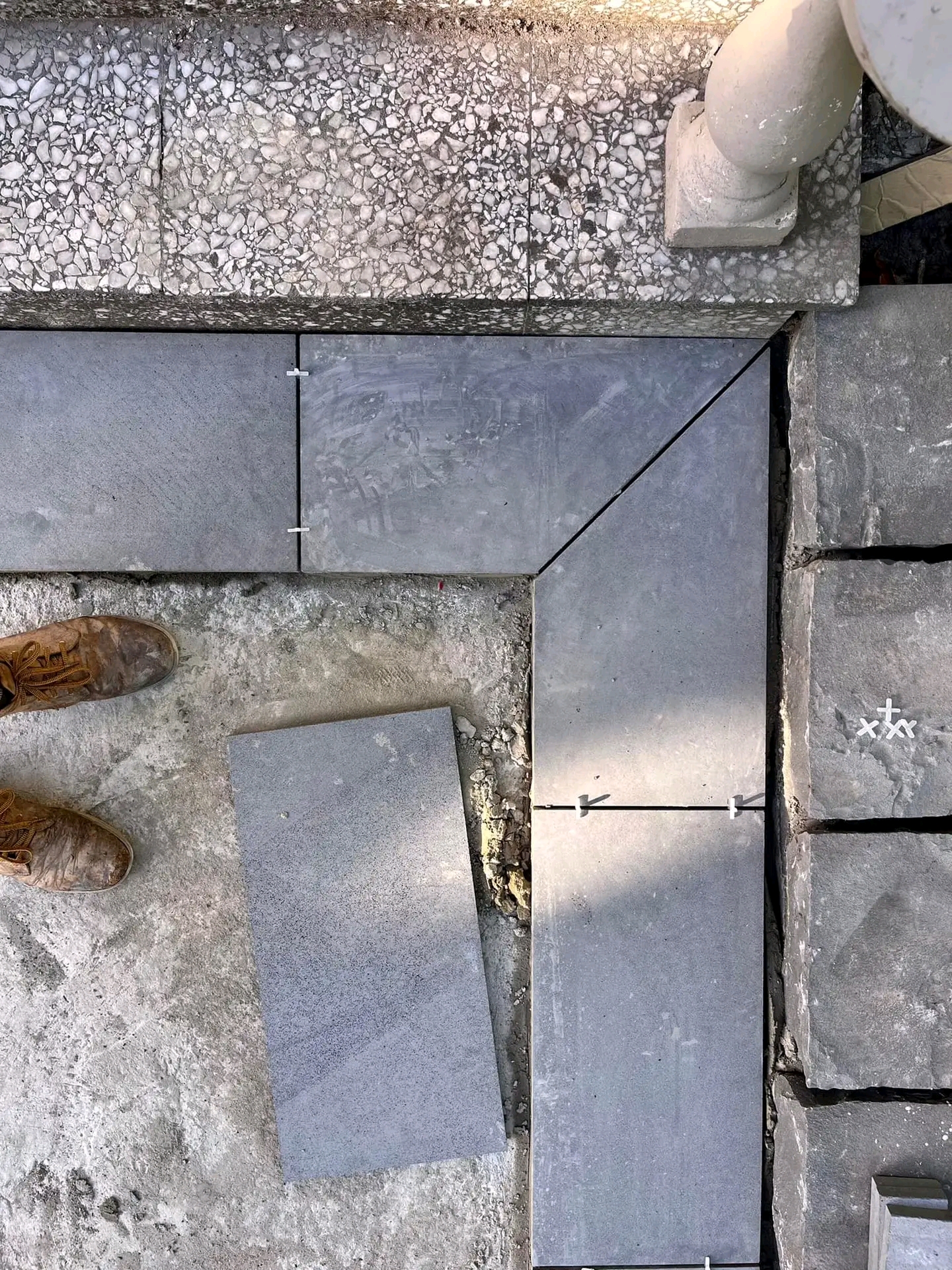 Canterbury laying corner tiles