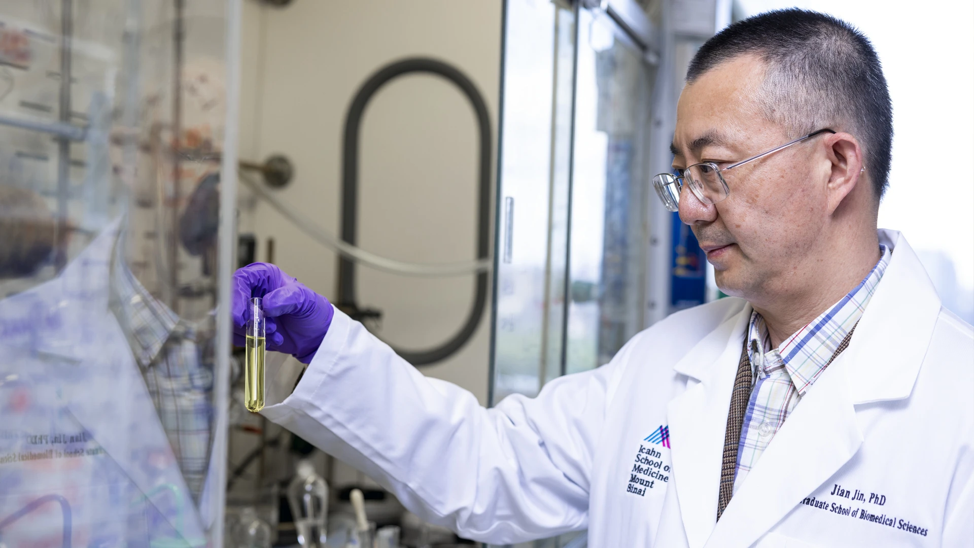 Dr. Jin and his team are currently optimizing the degraders to enter into the clinical setting for a variety of cancers, including breast cancer and leukemia.