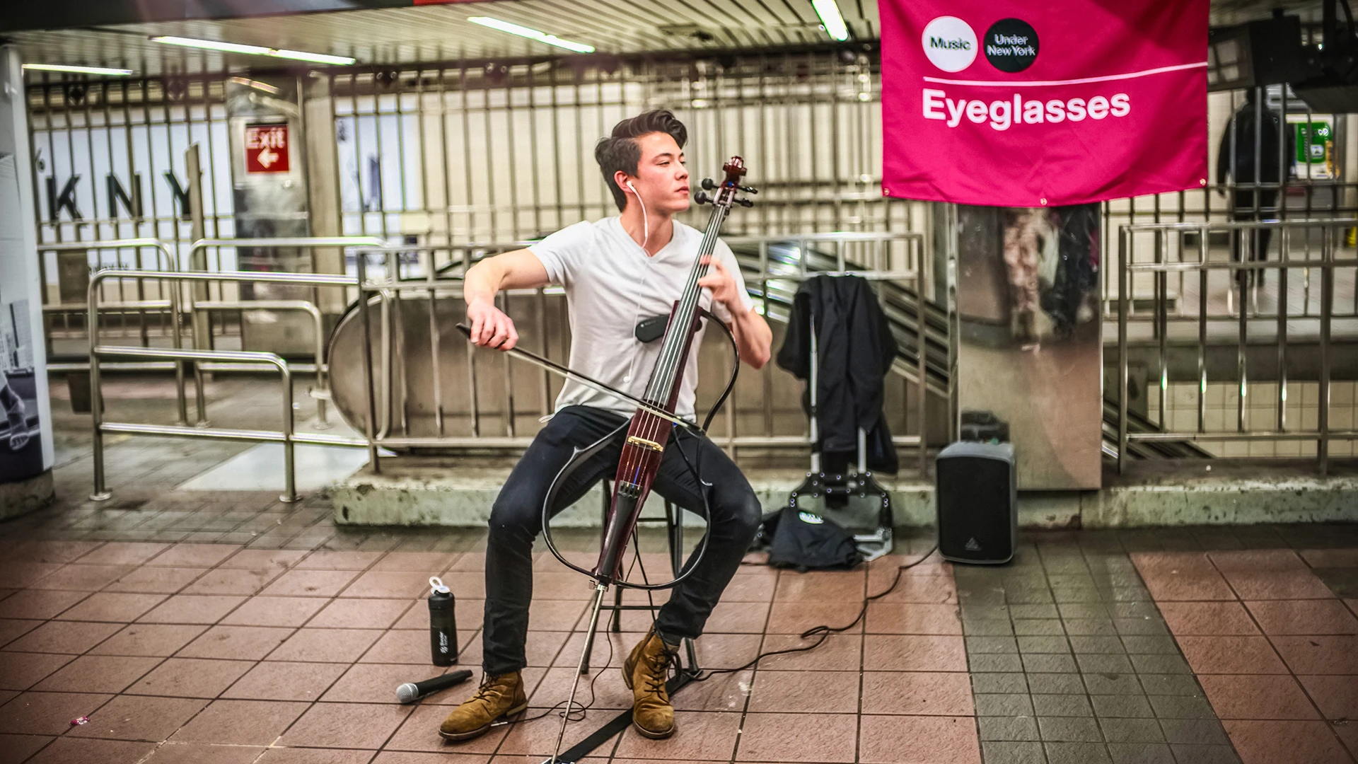 Iain Forrest, PhD, MD3, plays the electric cello as part of the Metropolitan Transit Authority’s Music Under New York Program. Photo: Derek Srisaranard
