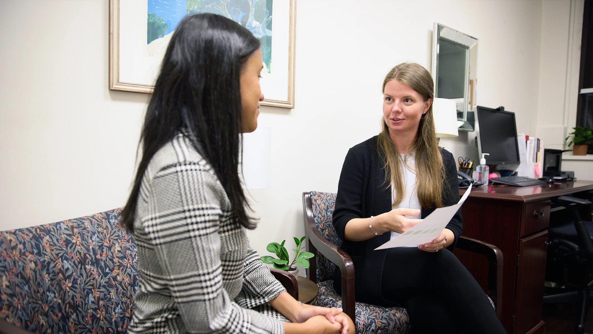 Maria Kajankova, PhD (right), and project manager Annell Ovalles, MPH, are working on a clinical trial on an online treatment for emotional dysregulation.