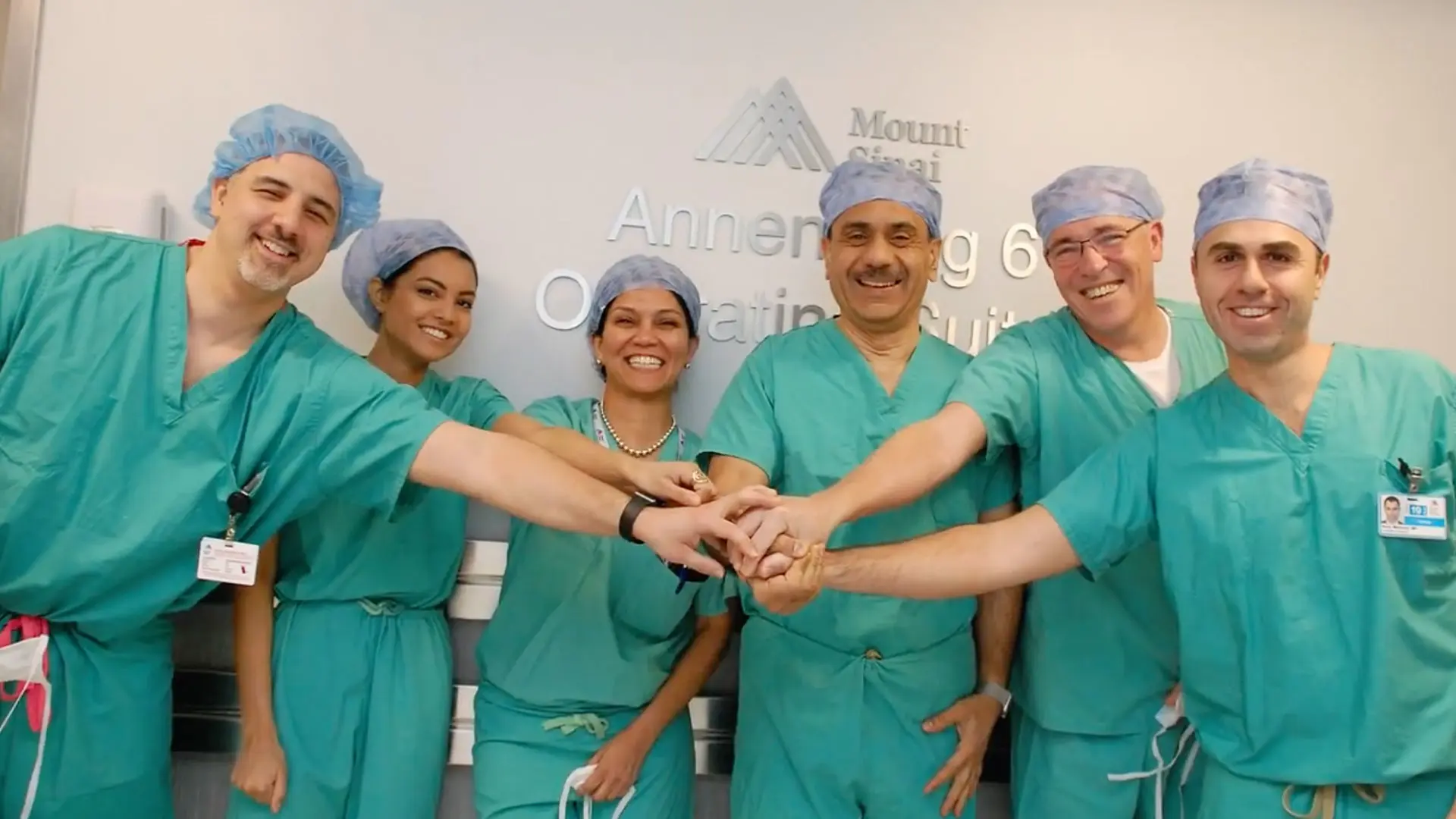 A team at the Department of Urology recently performed the 500th robotic cystectomy in Mount Sinai’s Bladder Cancer Program, a significant milestone that underscores innovations in patient care, research, and clinical excellence that make Mount Sinai’s program a leader in the field.