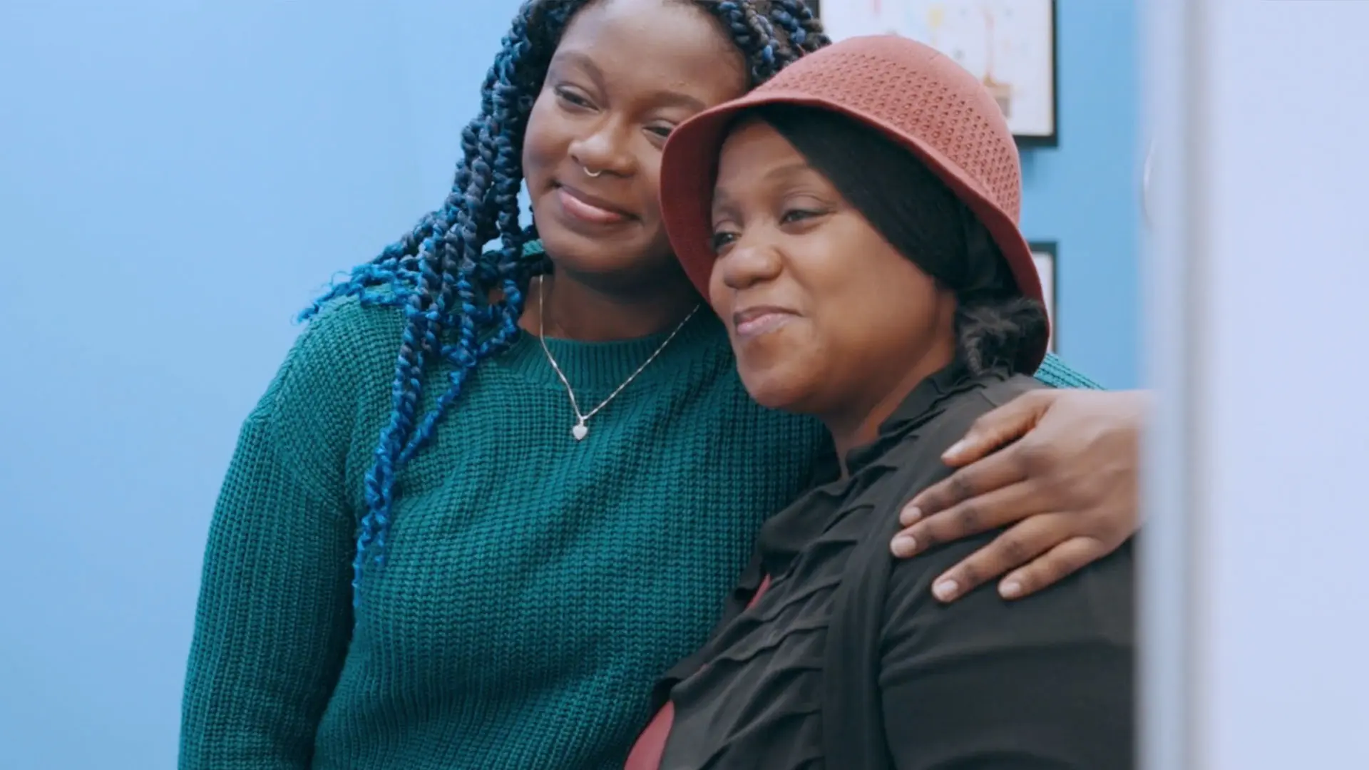 Left, a youth advisor at Mount Sinai Kravis Children’s Hospital, and her mother, a parent
advisor.