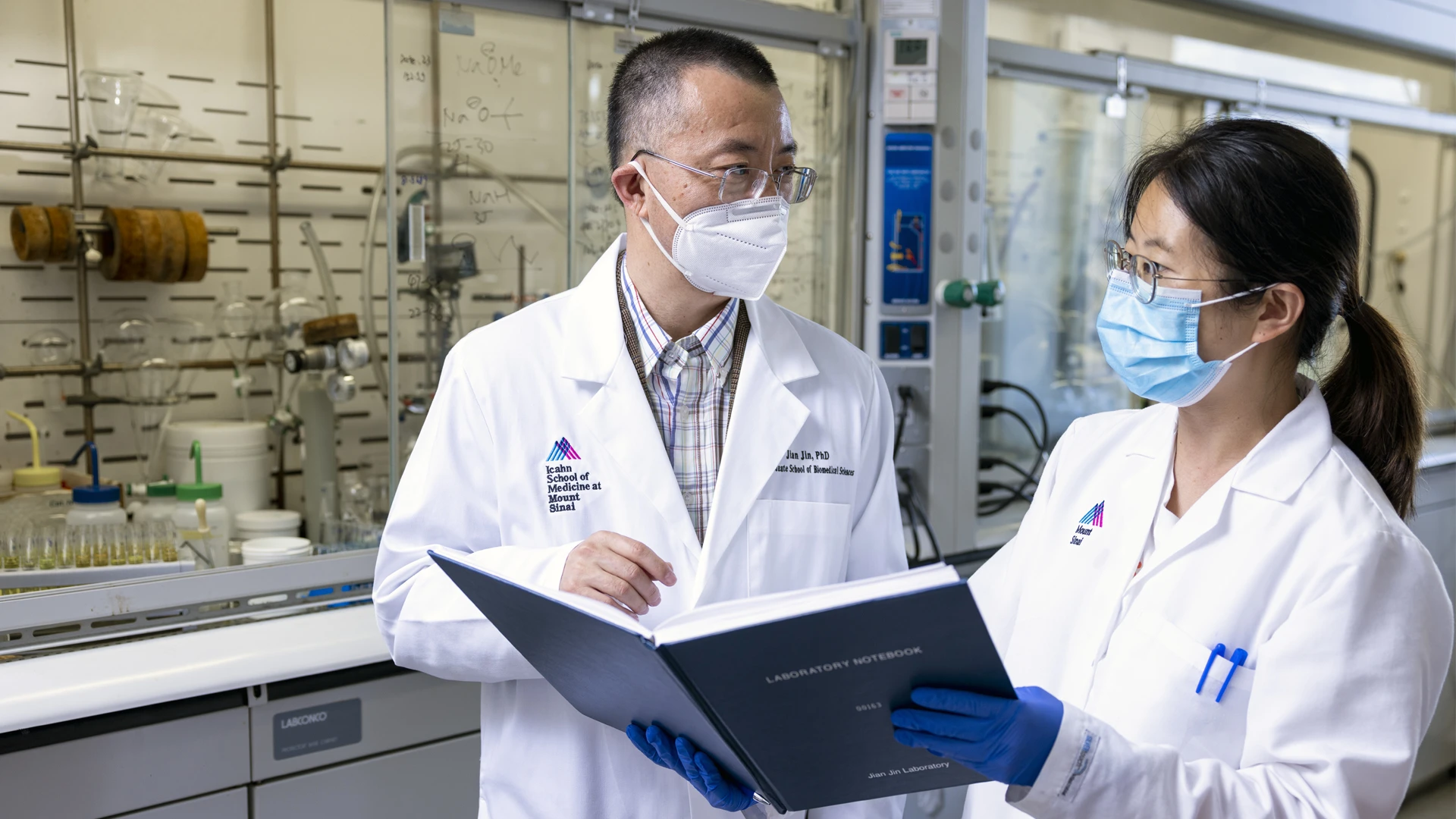 Dr. Jin is working with postdoctoral fellow Luo Kaixiu, PhD, on the PROTAC degraders, which have the ability to make undruggable transcription factors targetable.