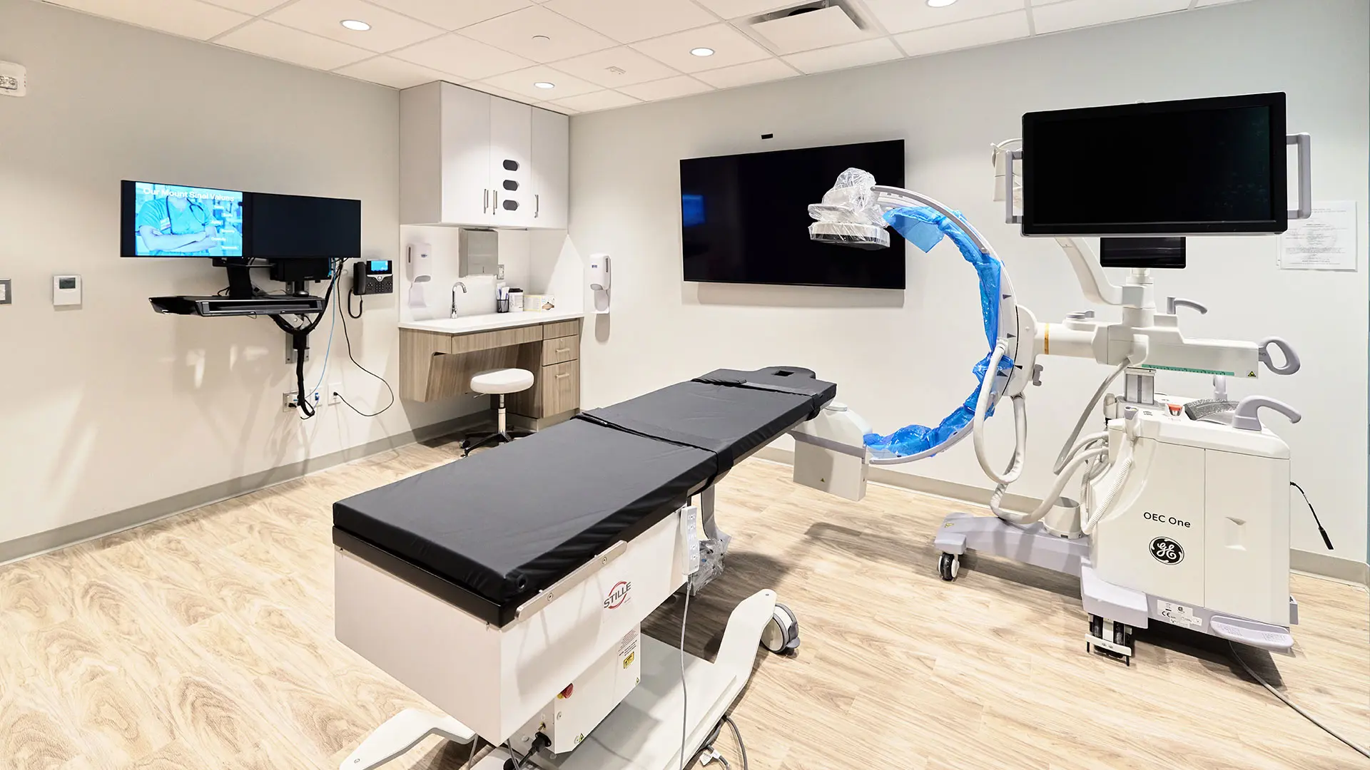 An on-site fluoroscopic procedure room in the Spine Center allows physiatrists and pain management physicians to perform various pain procedures, such as epidural and facet injections.