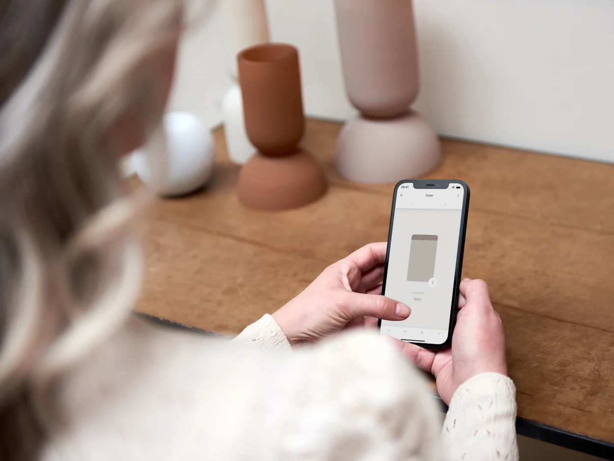 Houten jaloezieën met elektrische bediening