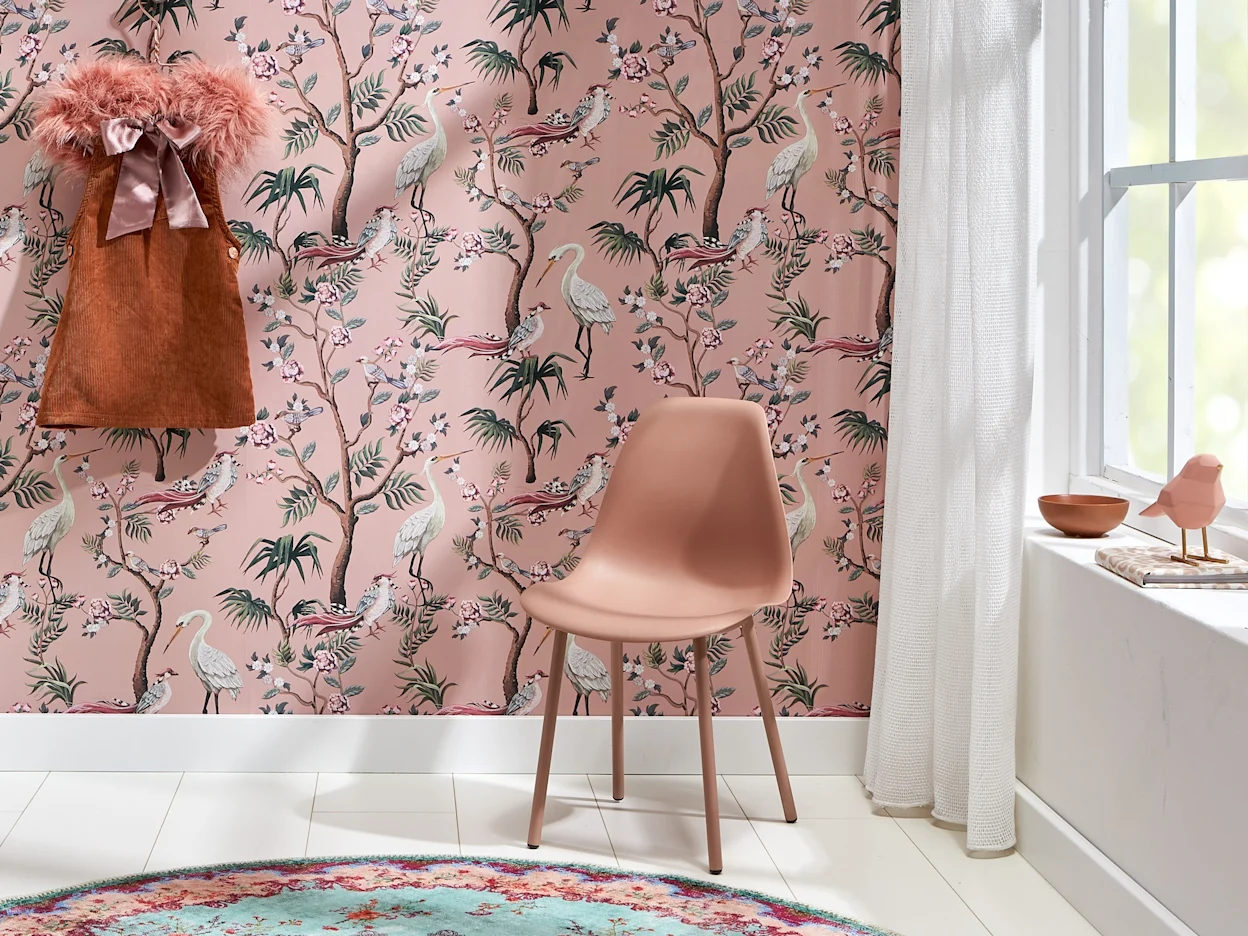 Meisjekamer behang: een zachte en lieve roze print
