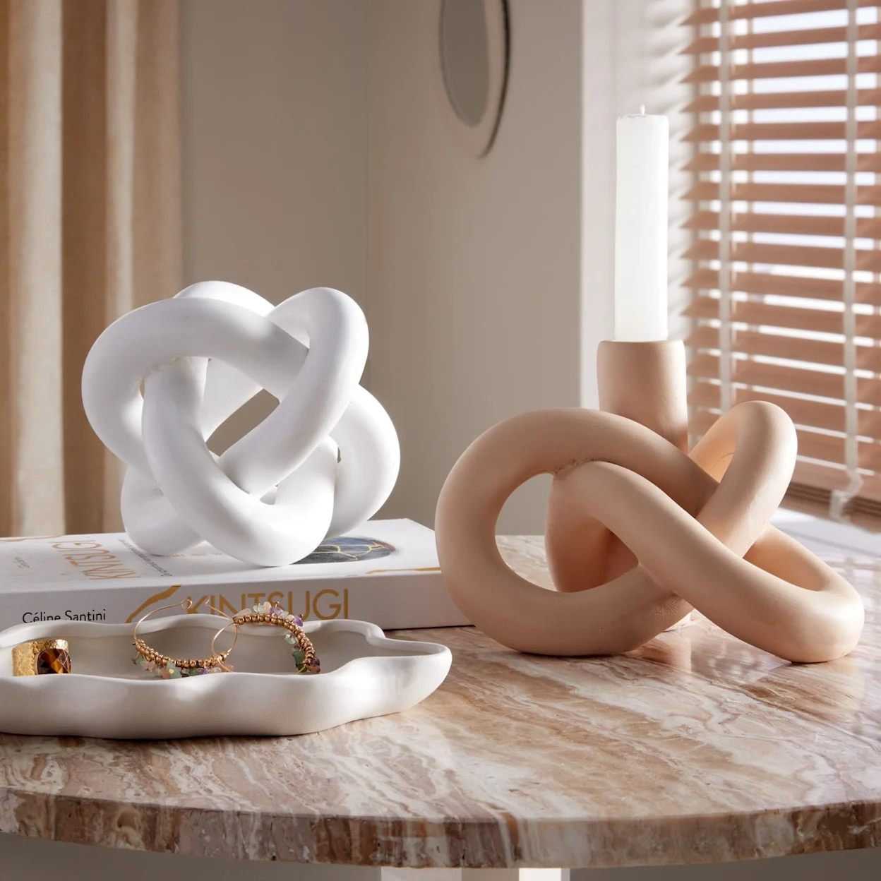 Woonaccessoires die passen in een Scandinavische slaapkamer