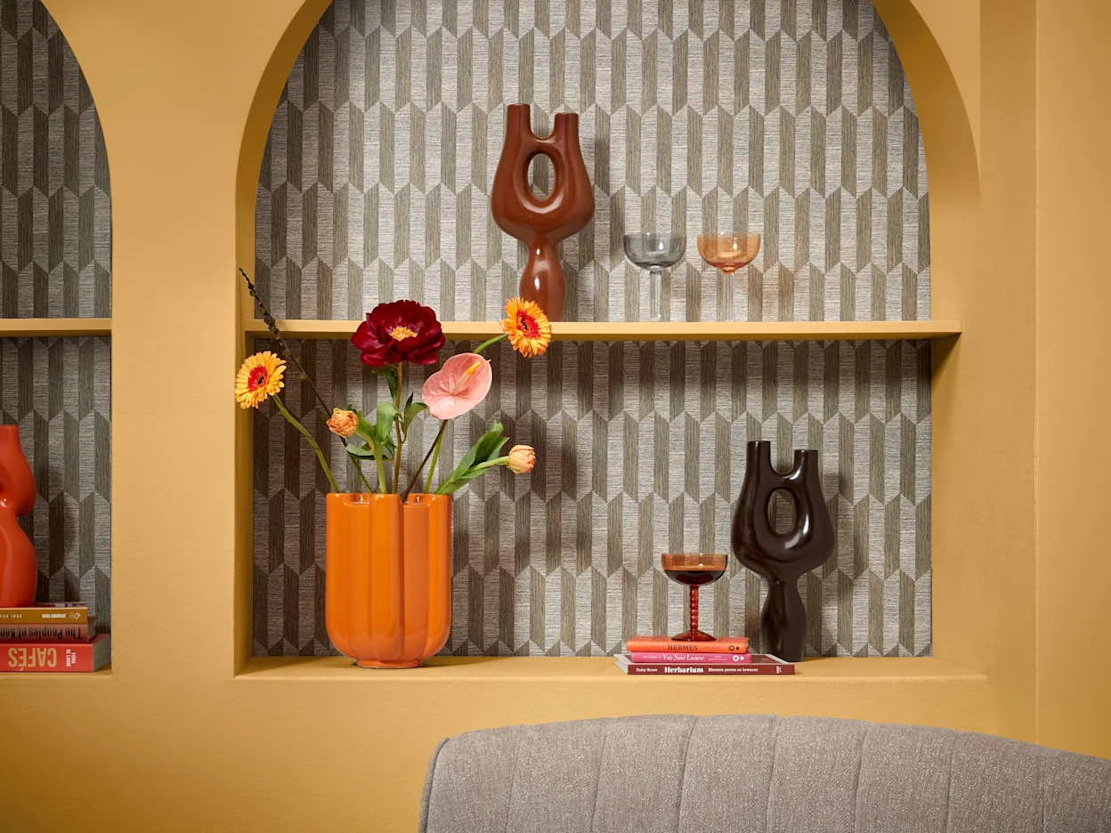Grafisch behang in retro stijl, bruin motief in 70's pilvorm