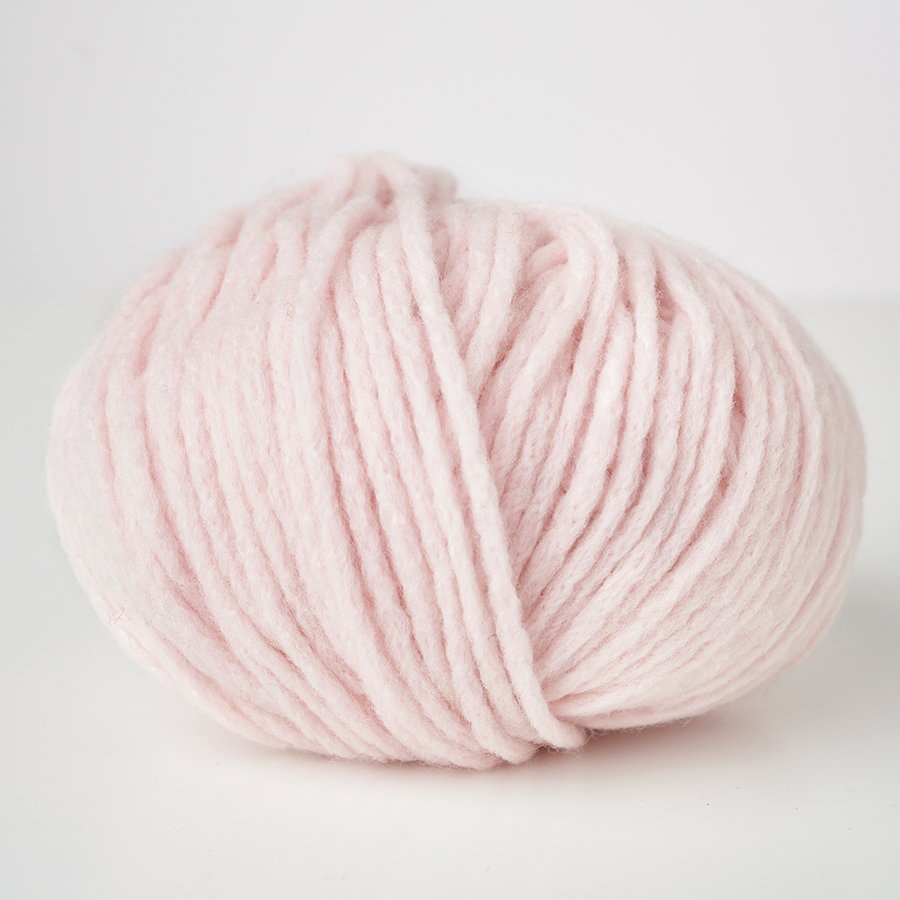 Merino Aria Yarn Lifestyle 9