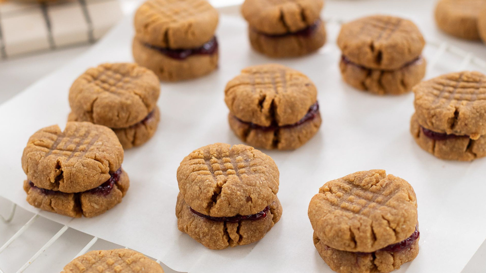 oatmealcookieswithjam thumbnail 1