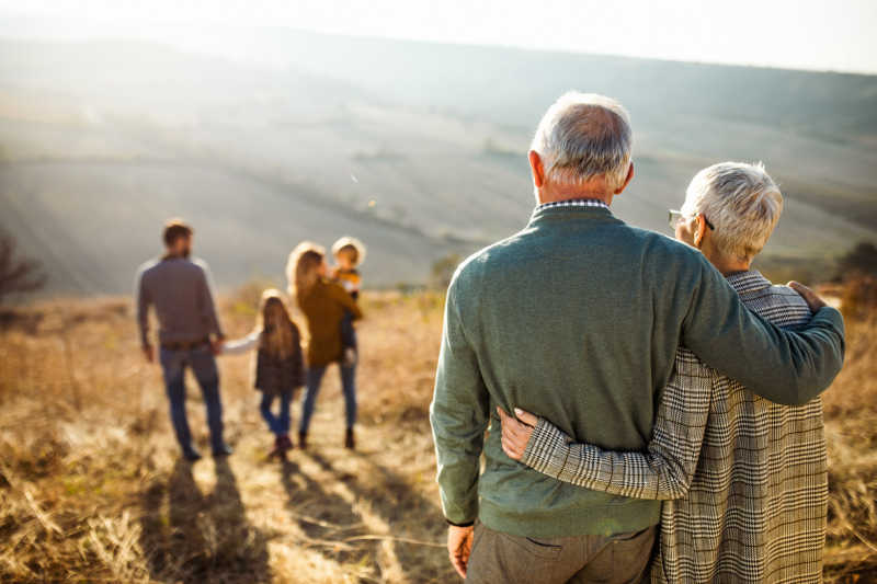 Immobilie innerhalb der Familie verkaufen – was gilt es zu beachten?