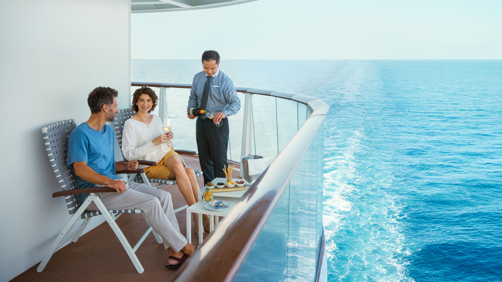 Look forward to an unforgettable time with our Diamond Service, which pampers you around the clock with exclusive moments of pleasure in your cabin. Order champagne, fine wines, small snacks or whatever you fancy and enjoy your personalised feel-good journey. 