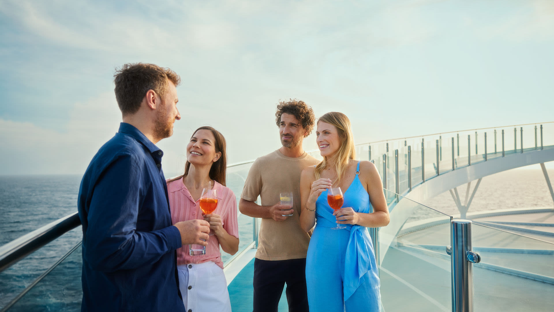 Unbezahlbare Momente. Ganz ohne Extrakosten.
Mit den Mein Schiff® Premium-Inklusivleistungen in allen Tarifen.