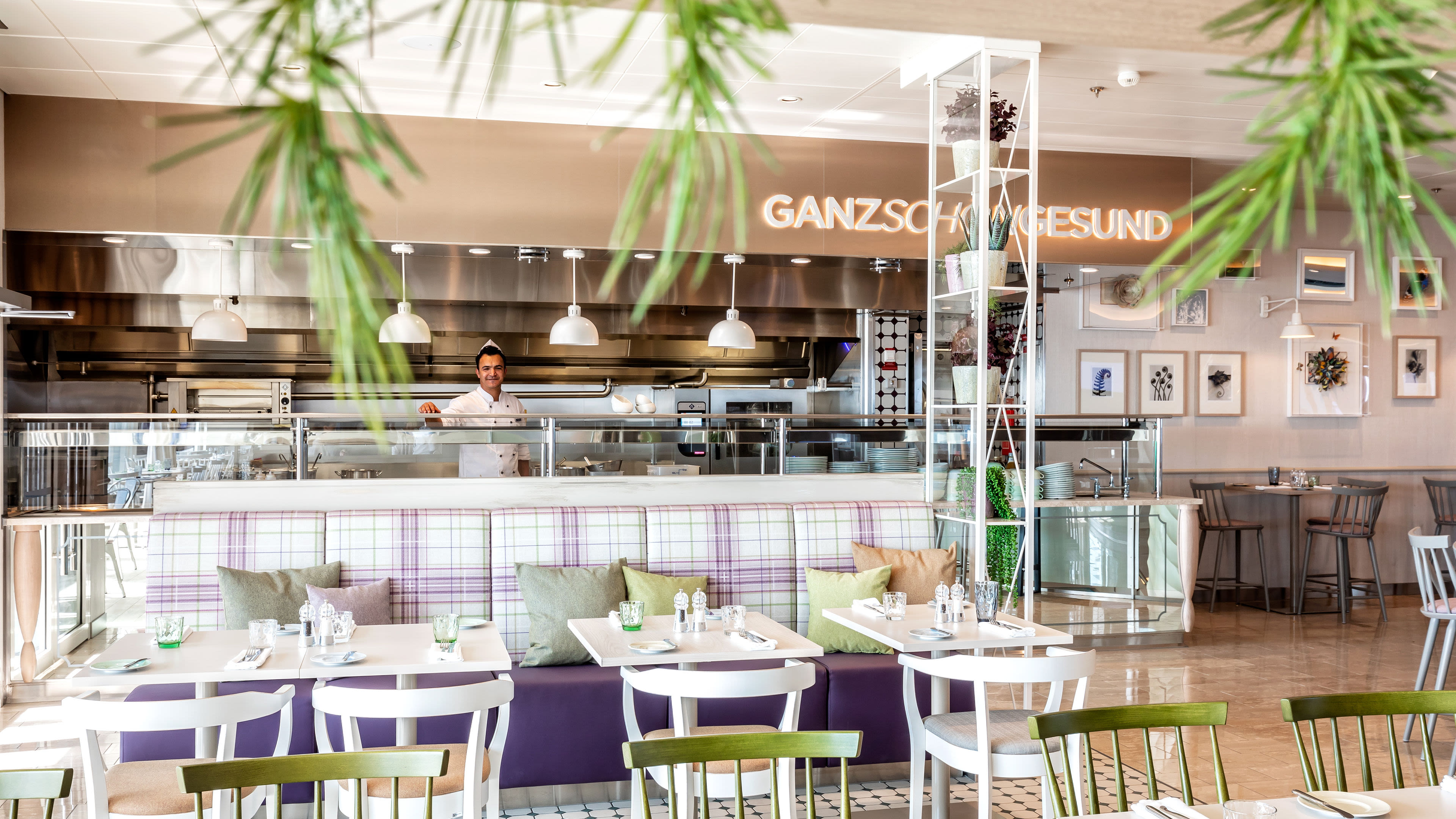 MS1 Ganz Schön Gesund Bistro Ganz Schön Gesund Bistro auf der Mein Schiff 1