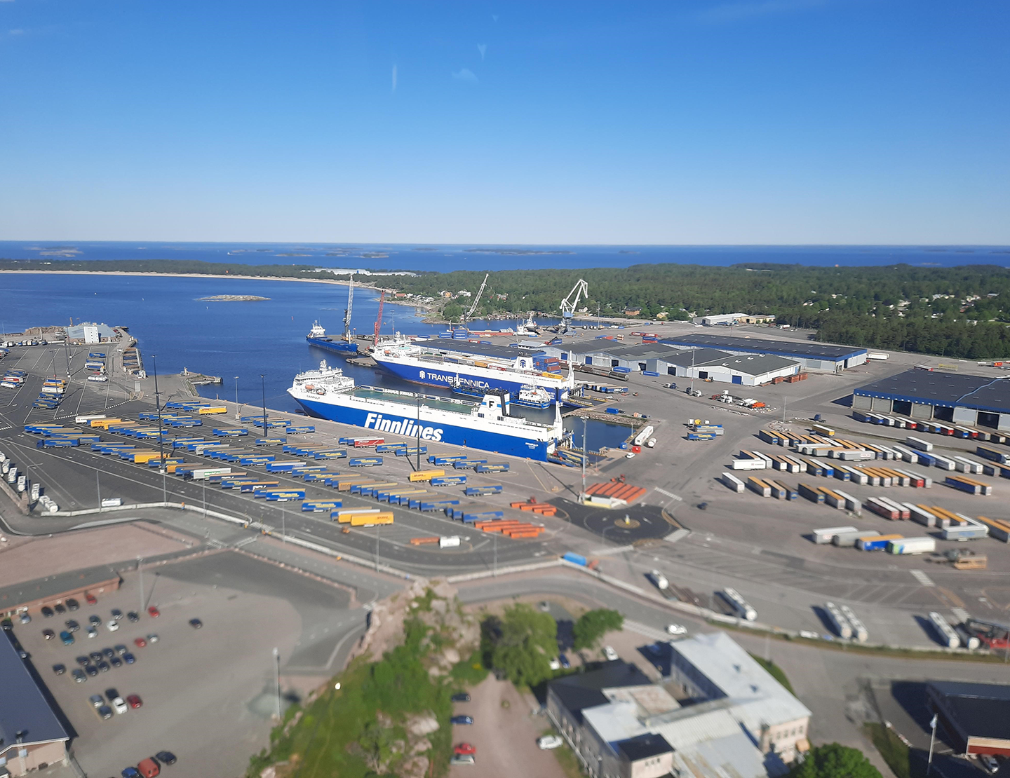 Port of Hanko selected Frends to ensure a 24/7 situational awareness snapshot of the port. Situational awareness plays one of the most crucial roles to port to be efficient in environmental issues and business alike. In addition to that, Port of Hanko uses Frends for managed file transfer and APIs that provide logistic companies information when their cargo arrives and leaves the port.  