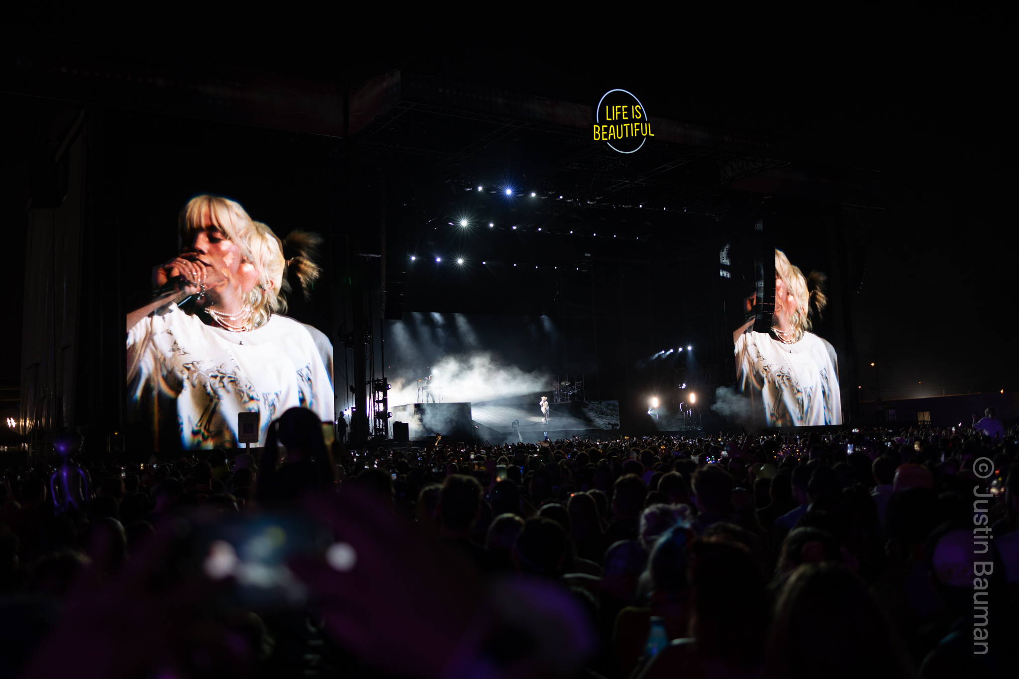 Billie Elish at Life is Beautiful 2021