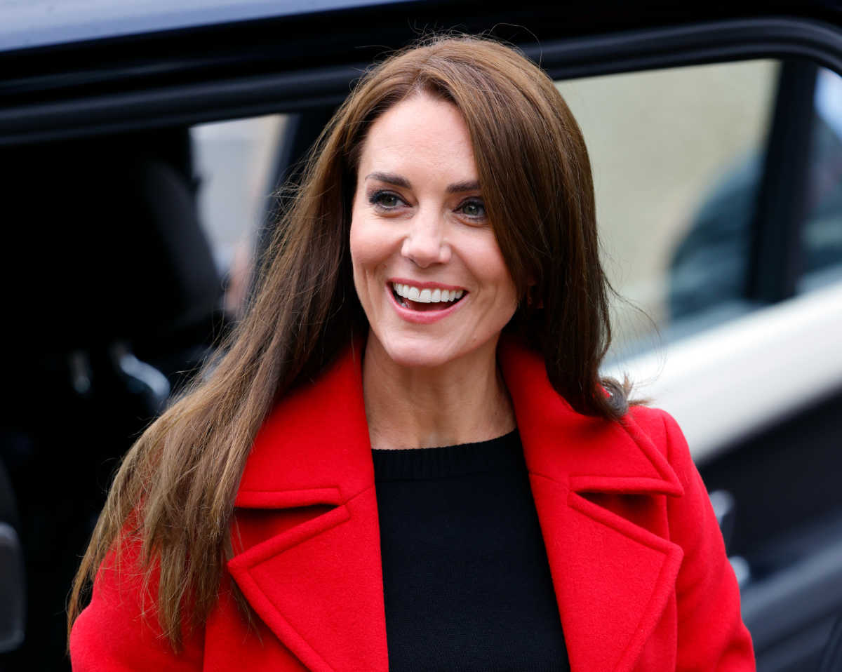 Kate Middleton Tries Out the Wide-Leg Pants Trend During a Royal Visit ...