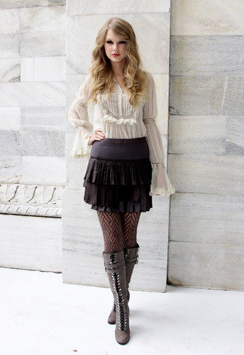 brown pantyhose outfits