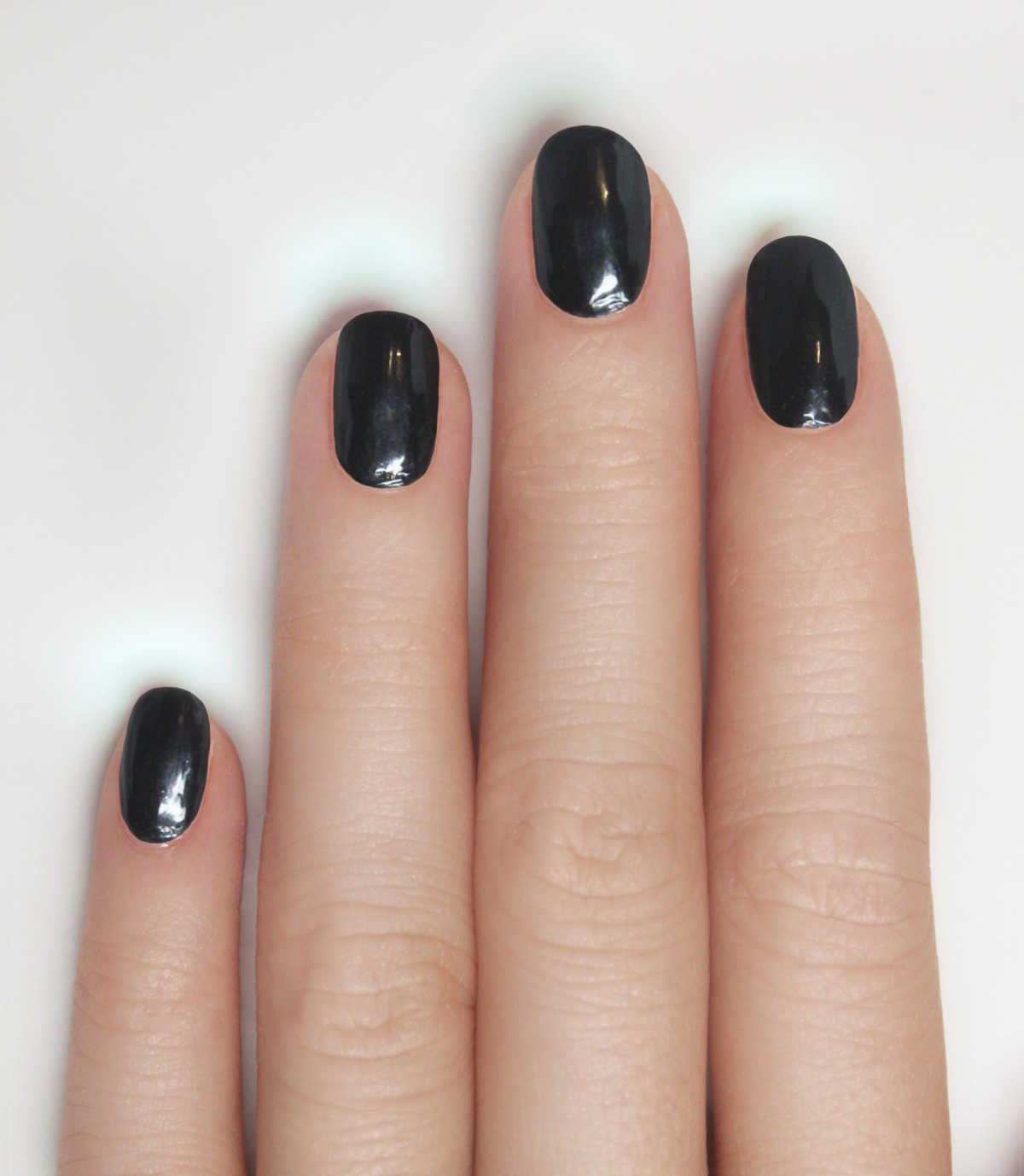 Steal This Gorgeous Reverse Glitter Ombre Manicure in 4 Easy Steps ...
