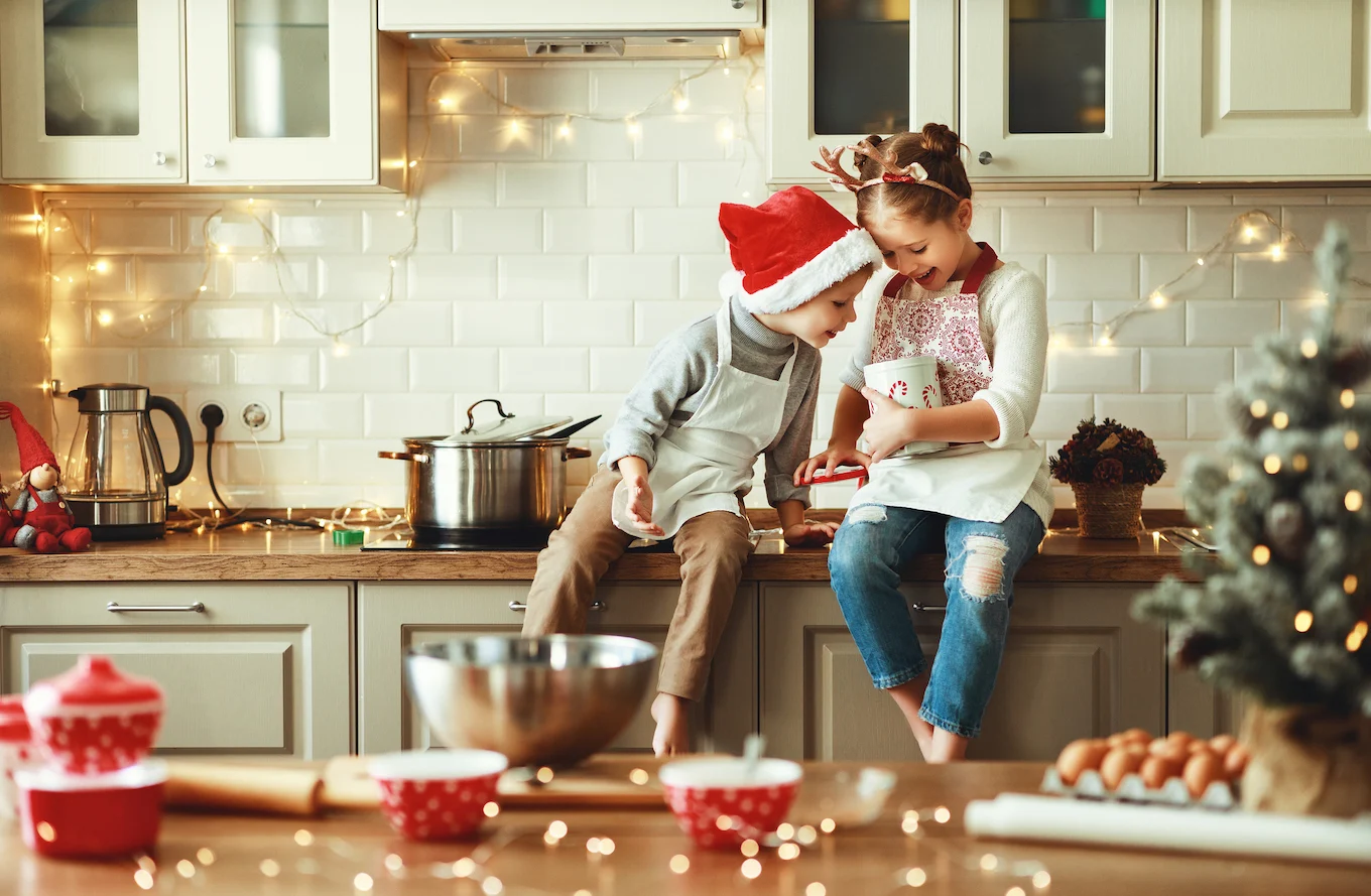 kids in the kitchen at christmas