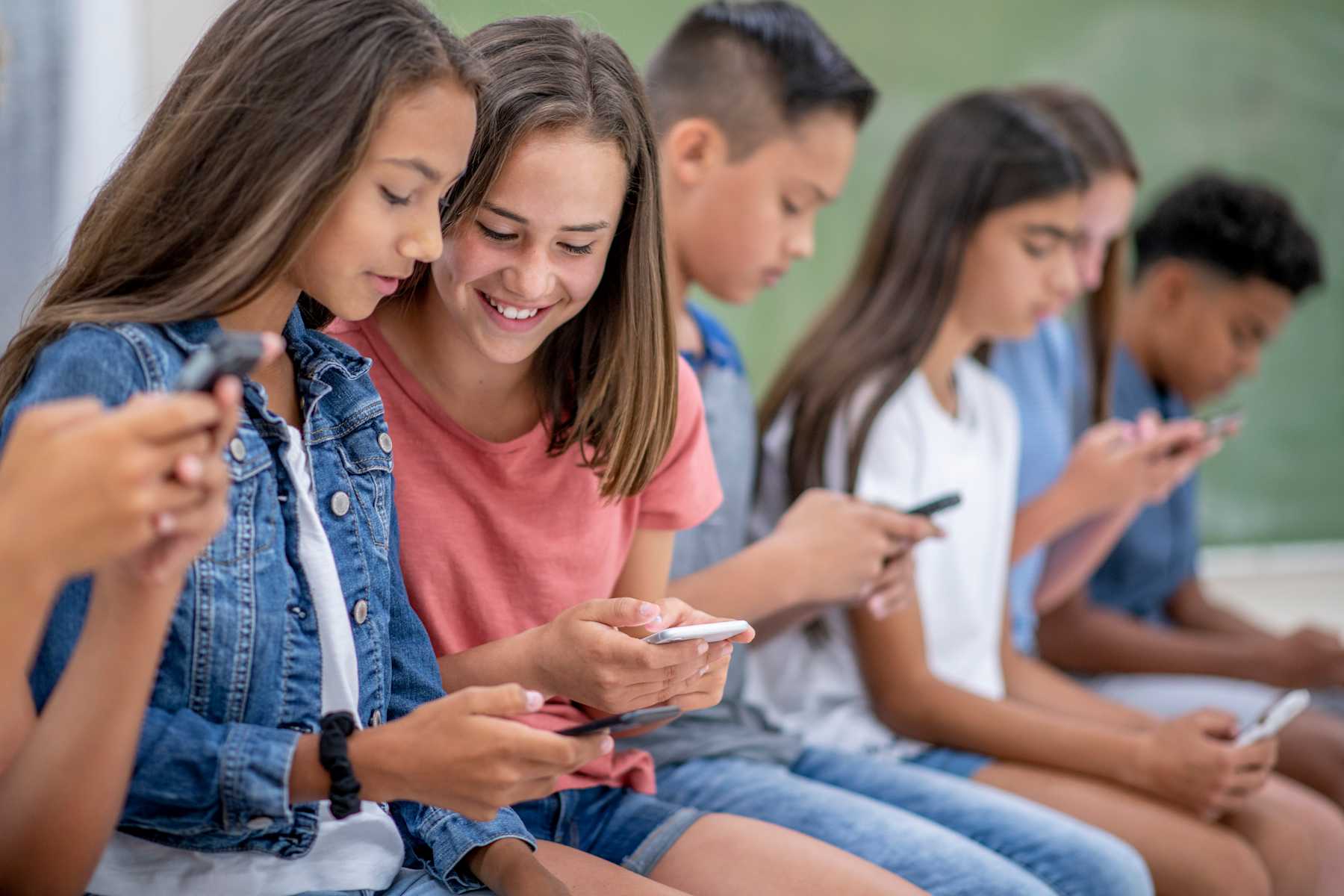 These Are the 11 Best Cellphones for Kids | CafeMom.com
