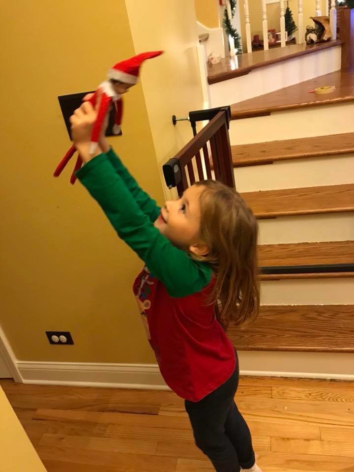 This Mom's Elf on the Shelf 'Retirement' Plan is the Sweetest Idea Yet(02)