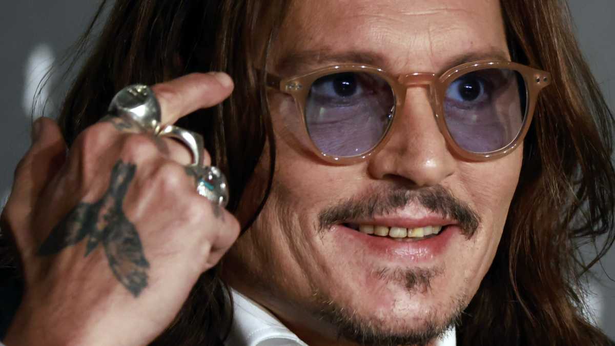 Johnny Depp's 'Rotting' Teeth Go Viral After His Appearance at the ...