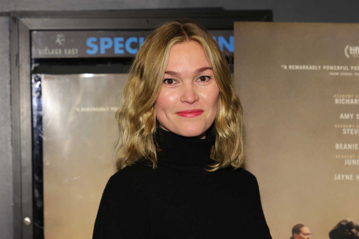Julia Stiles Shows Off Hilarious Photo of Her Son's 'Very Expressive