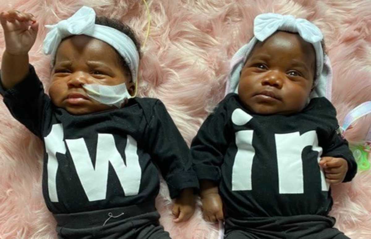 4-Month-Old Identical Twins Reunited in Time for Thanksgiving After ...