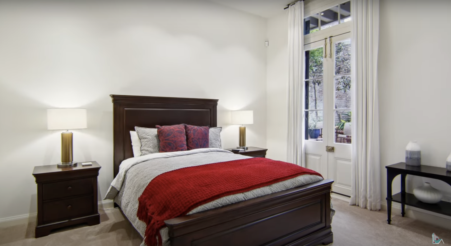 New Orleans mansion bedroom